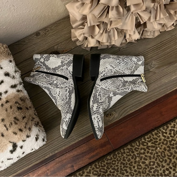 Topshop Klaus Python Snake Print Block Heel Ankle Booties Sz EU 38 - Picture 3 of 11